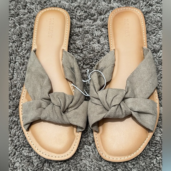 Old Navy Gray Elegant Bow Sandals - Picture 1 of 3